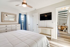 2 bedrooms, iron/ironing board, internet, bed sheets