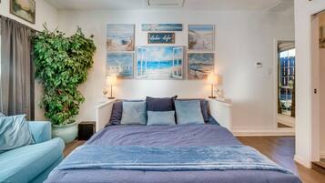 1 bedroom, desk, iron/ironing board, WiFi