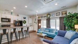 Unclassified image, 3 of 26, button - Pet-Friendly Getaway w/ Projector in Lake Dallas! (Lake Dallas)