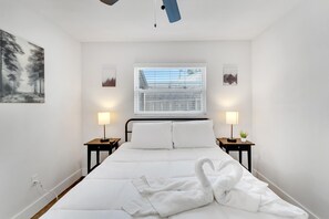 4 bedrooms, in-room safe, desk, iron/ironing board