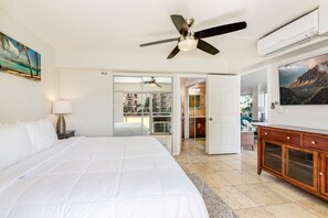 2 chambres, bureau, fer et planche à repasser, lit parapluie