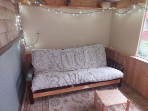 Living area - Tiny house Close to all things wild (Hardwick)