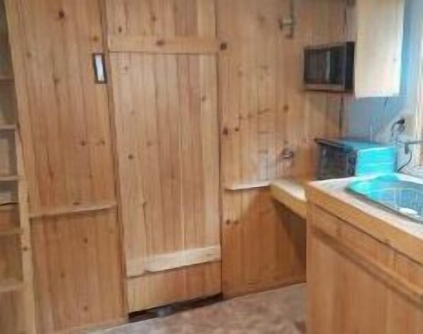 Interior - Tiny house Close to all things wild (Hardwick)