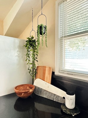 Interior - Heritage Hideaway - Downtown Los Gatos (Los Gatos)