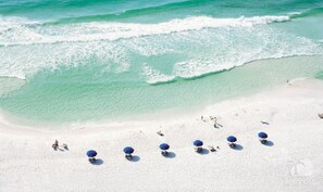 Una playa cerca