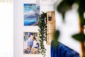 Interior - Fully Furnished Home with Parking, Private Garden, Sleep 9 (West Midlands)