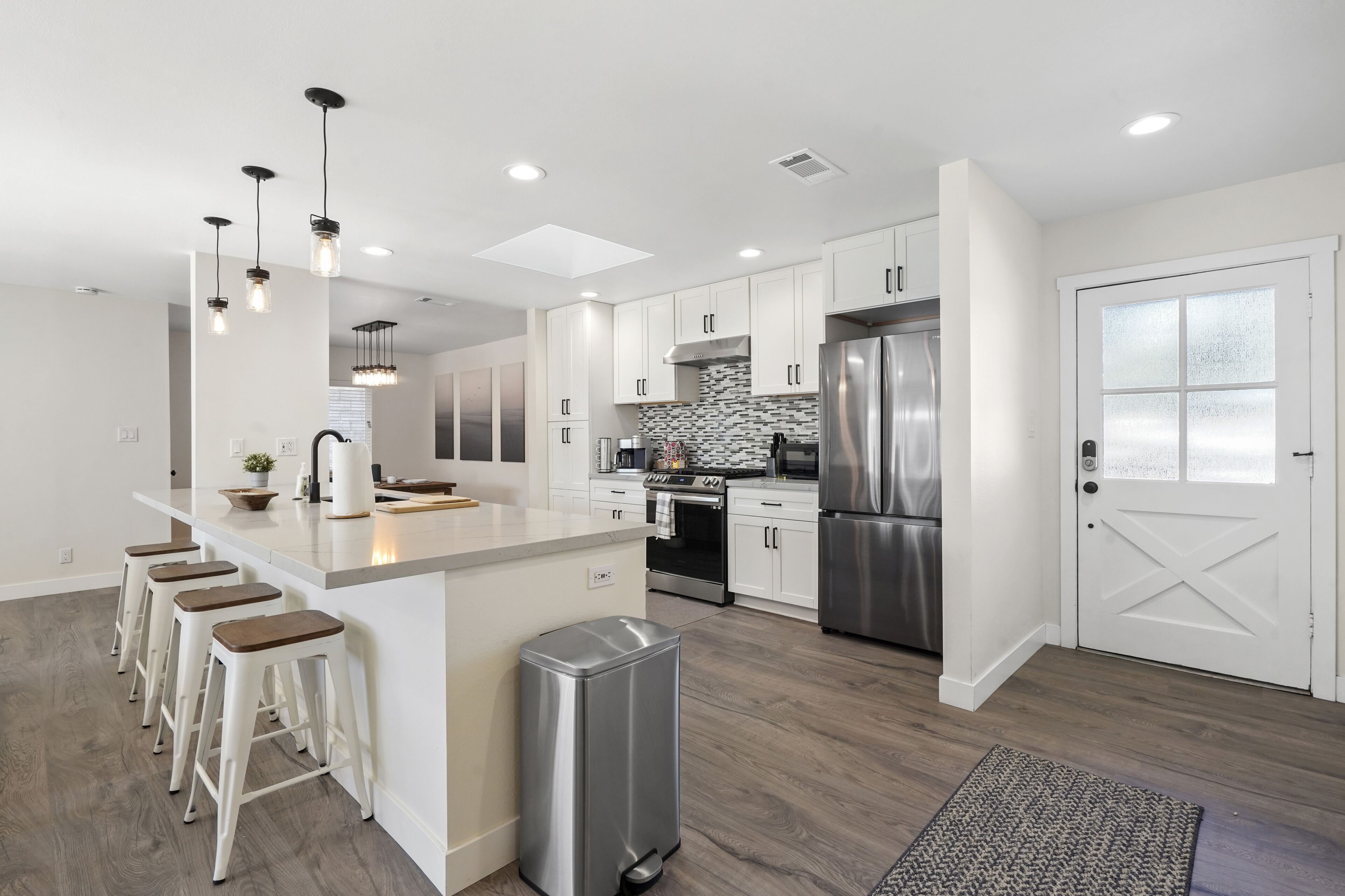 冰箱、微波炉、烤箱、炉灶