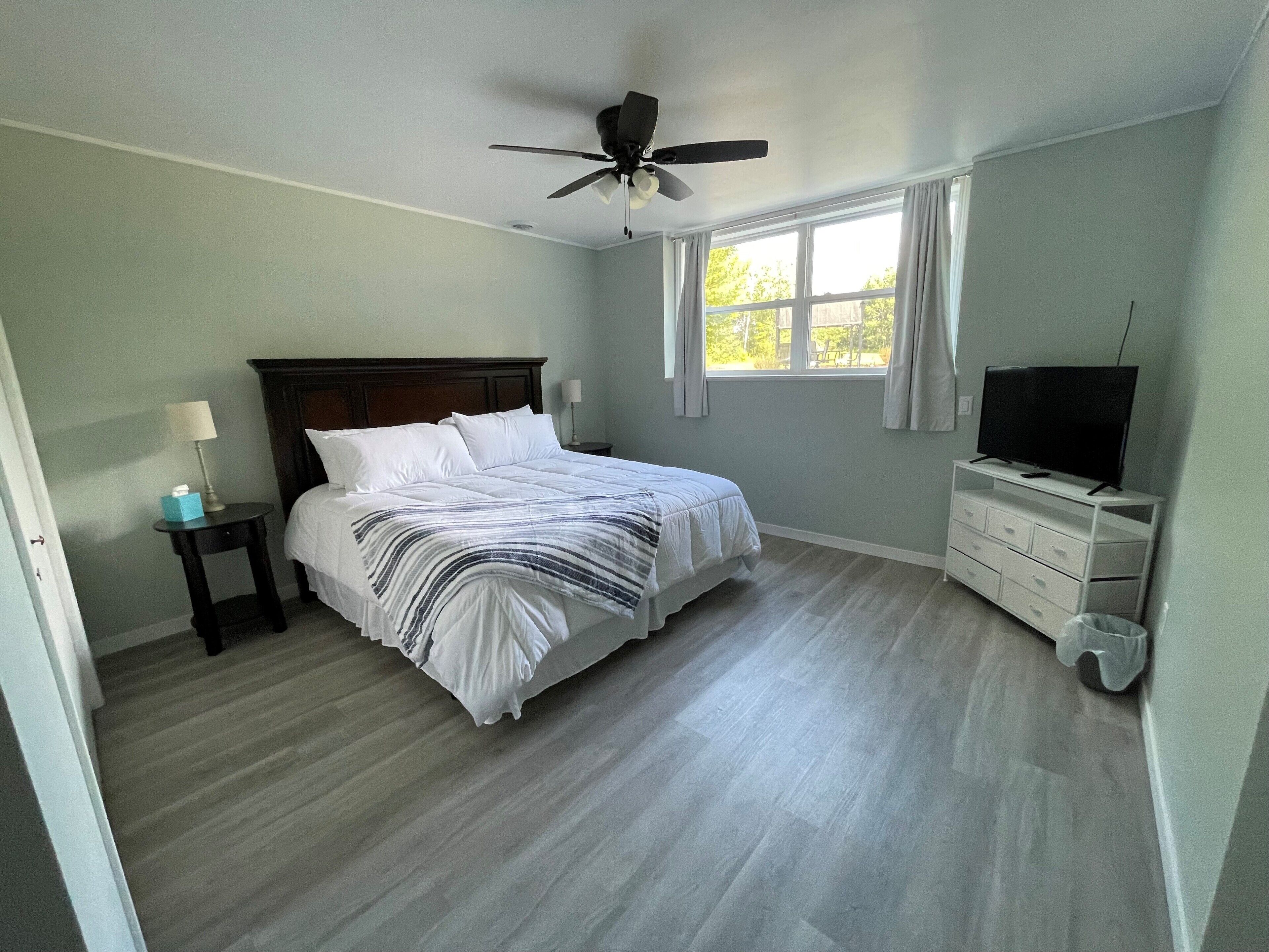 4 chambres, fer et planche à repasser, accès au Wi-Fi (inclus)