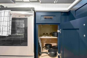 Refrigerador, microondas, horno y lavavajillas 