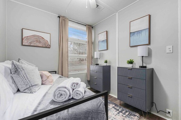 3 habitaciones, escritorio, wifi y ropa de cama 