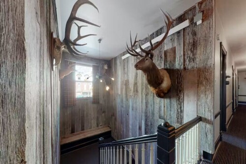 Benson Lodge Room - 3