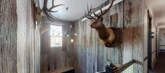 Benson Lodge Room - 3