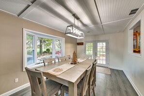Dining - Dry Ridge Rental Home w/ Hot Tub & Game Room! (Dry Ridge)