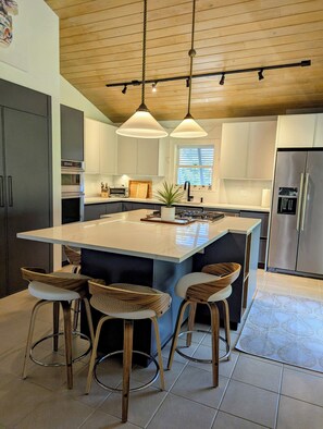 Fridge, microwave, oven, stovetop - Amazing 2 BR Home in Summerland w/ Great Boating Access & Private Heated Pool! (Summerland Key)