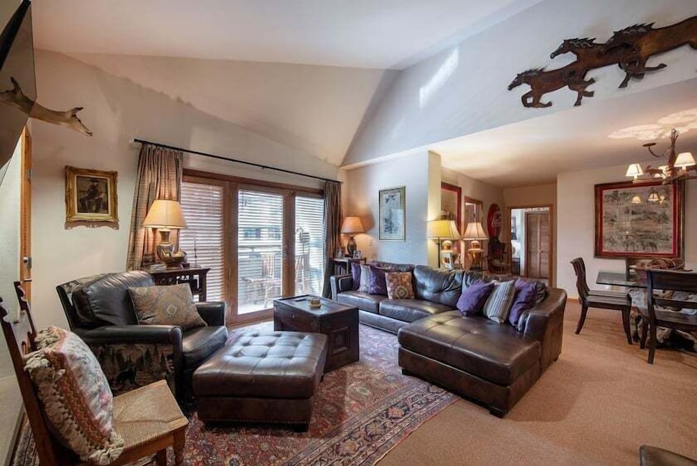 Select Unit 1520: 3 Bedroom: Zephyr Mountain Lodge - Winter Park