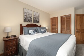 1 soverom, strykejern/-brett, wi-fi og sengetøy