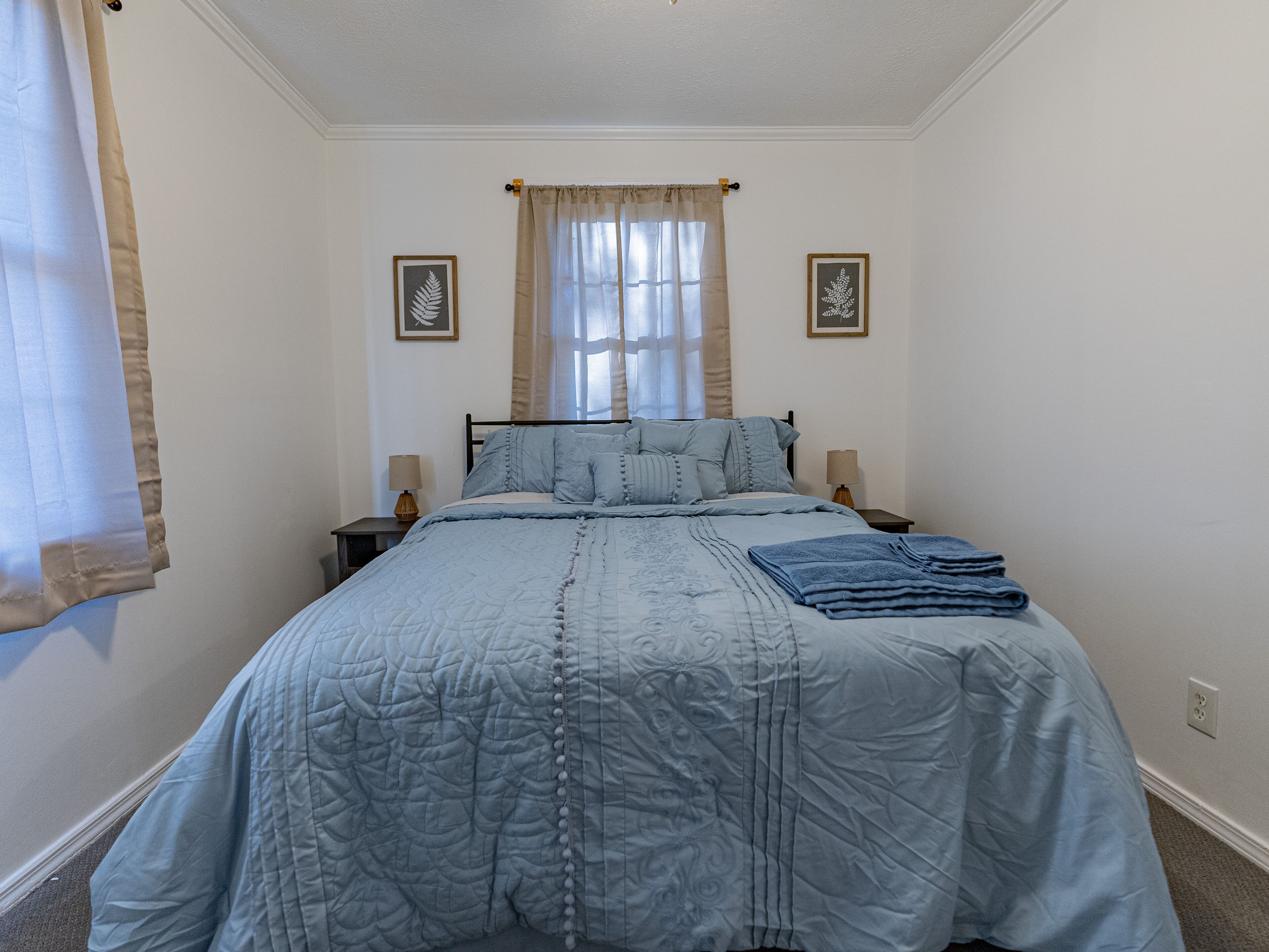 3 dormitoris, planxa i posts de planxar, wifi i roba de llit 