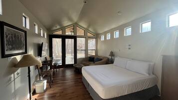 Cabaña Premium | Espacio para trabajar con un portátil, wifi gratis, ropa de cama