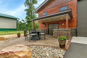 Outdoor dining - The Landing on Route 66 (Crosslake)