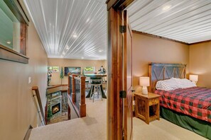 3 bedrooms, iron/ironing board, travel cot, free WiFi