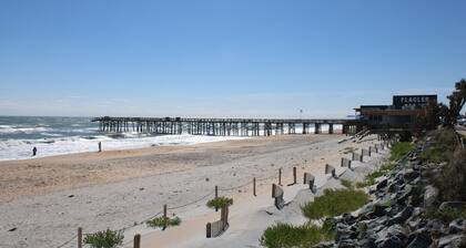 Stunning Ocean Views, Sleeps 10, New Build, Beach!