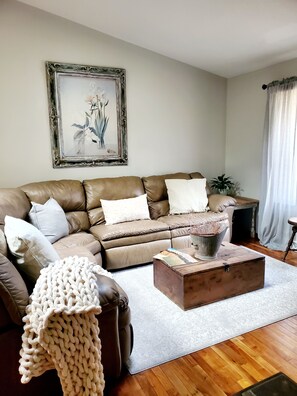 TV connectée, jeux vidéo, lecteur de DVD, livres