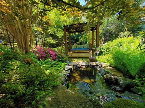 Beautiful 4BR/2BA 
Minutes to Asheville Airport/Agriculture Center/Sierra Nevada