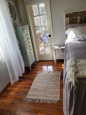 4 bedrooms, free WiFi, bed sheets