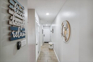 Free WiFi, bed sheets - Endless Summer By Book That Condo (Panama City Beach)