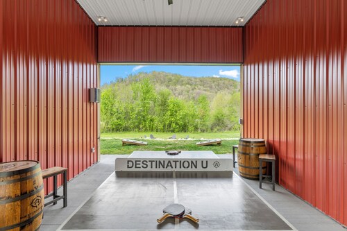 New Barndo/Kayak Launch/ 2 Private Hot Tubs