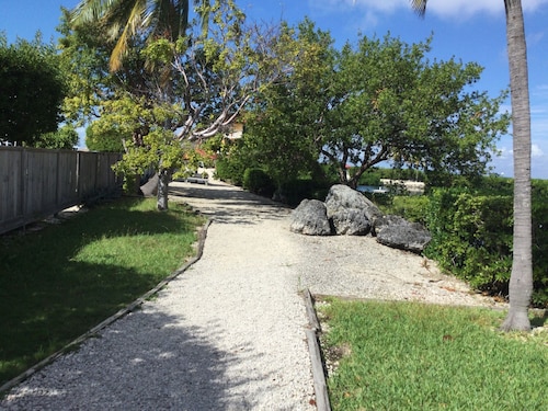 Spacious 3 bedroom  Condo On Florida Bay  Key Largo