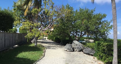 Spacious 3 bedroom Condo On Florida Bay Key Largo