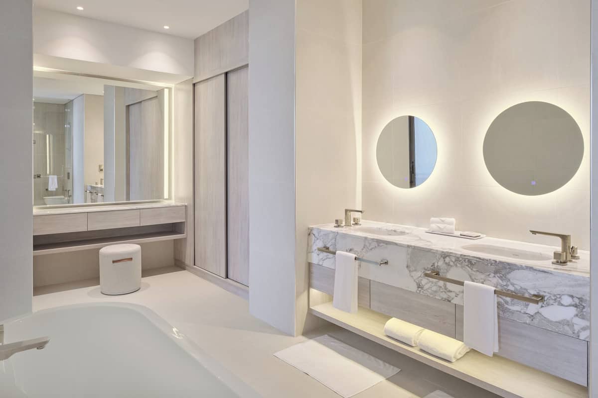 Suite, 1 Bedroom, Balcony | Kemudahan bilik