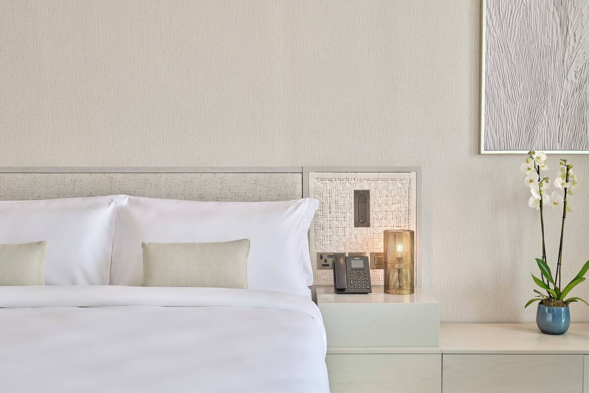 Deluxe Room, 1 King Bed