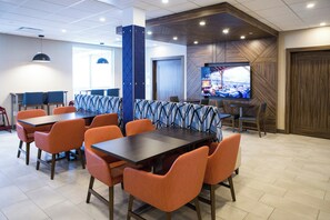 Free daily continental breakfast - Holiday Inn Express and Suites Prince Albert South by IHG (Prince Albert)