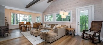 Gorgeous Cottage on Six Mile Lake in Muskoka