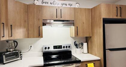 Full Comfy&Private Suite with a Yard for Your Getaway in Bear Mountain, Victoria