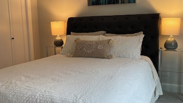 1 bedroom, desk, free WiFi, bed sheets