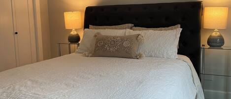 1 bedroom, desk, free WiFi, bed sheets