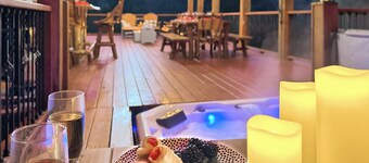 Luxurious Ellicottville Chalet with view of slopes & min to town! Pet Friendly!