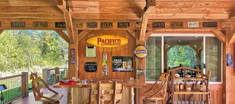 Luxurious Ellicottville Chalet with view of slopes & min to town! Pet Friendly!