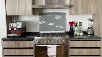 Villa familiar | Cocina privada | Microondas, horno, lavavajillas y tostadora