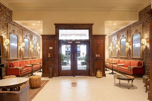 Hotel Cleo, Knoxville Downtown, a Tribute Portfolio Hotel