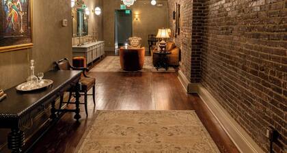 Hotel Cleo, Knoxville Downtown, a Tribute Portfolio Hotel