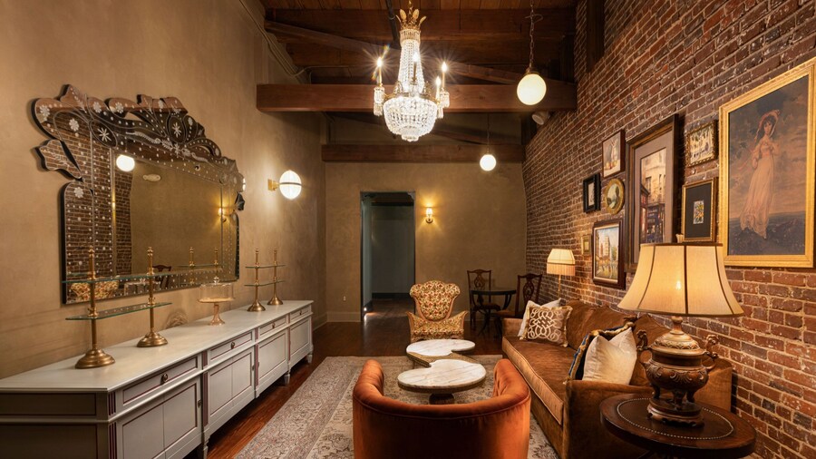 Hotel Cleo, Knoxville Downtown, a Tribute Portfolio Hotel
