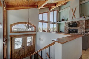 Nhà liên kế Premier | 4 phòng ngủ, trang trí khác biệt 