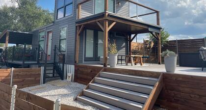 AMAZING Cabin in the Heart of the Hill Country w/ breathtaking views,Pool & Spa!