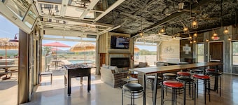 AMAZING Cabin in the Heart of the Hill Country w/ breathtaking views,Pool & Spa!