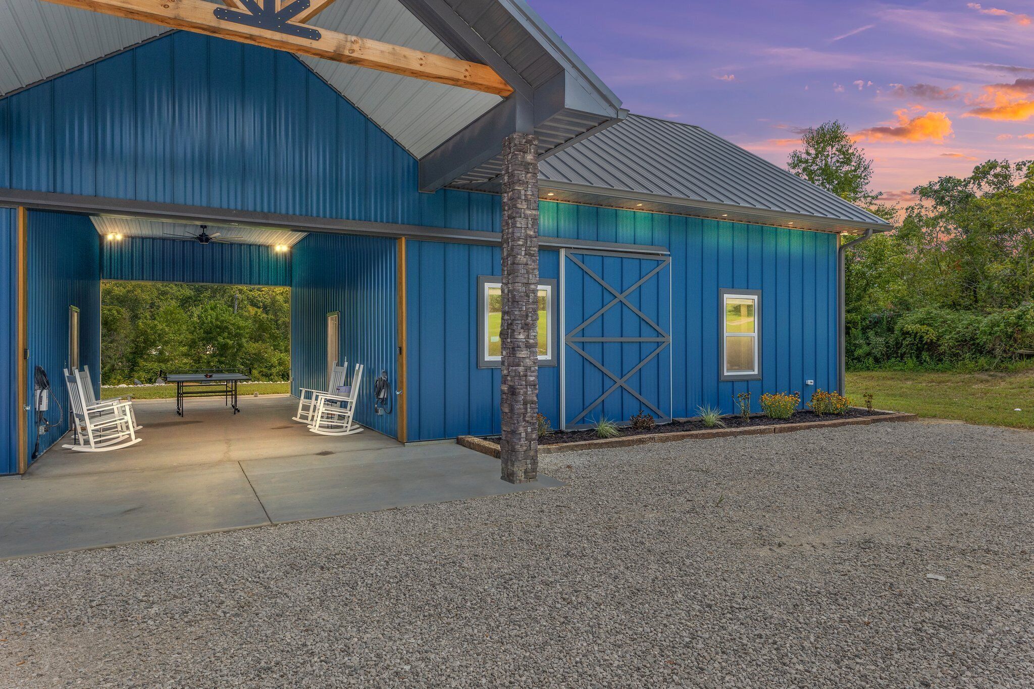 New Barndo/Kayak Launch/ 2 Private Hot Tubs