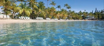 Gigi's Luxury Beach Hideaway- 3 BDRM- Cowpet Bay West- East End- Pool & Beach